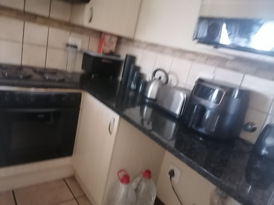 To Let 2 Bedroom Property for Rent in Hillside Free State